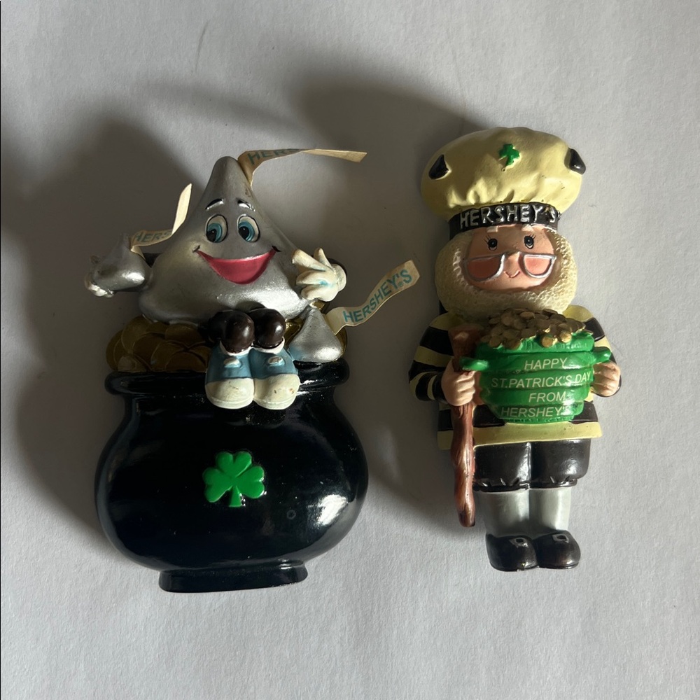Shamrock- Hershey World Chocolate Collectable Magnets